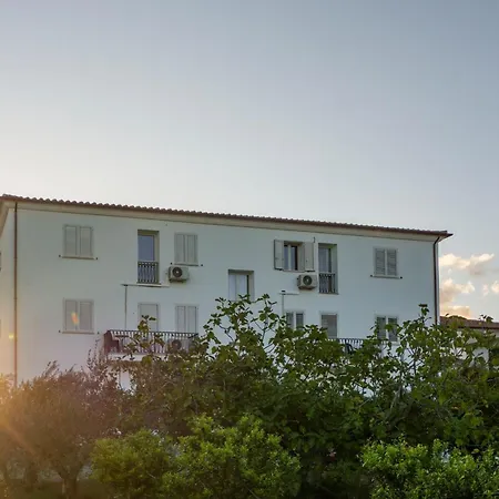 Charming Baia Marina